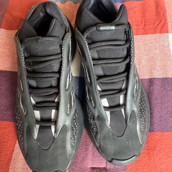 adidas gazelle silver green womens Yeezy 700 V3 